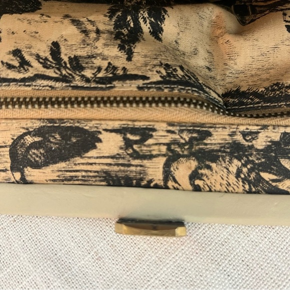 VTG Saber Cream Leather Clutch - circa 1960s - Picture 12 of 14